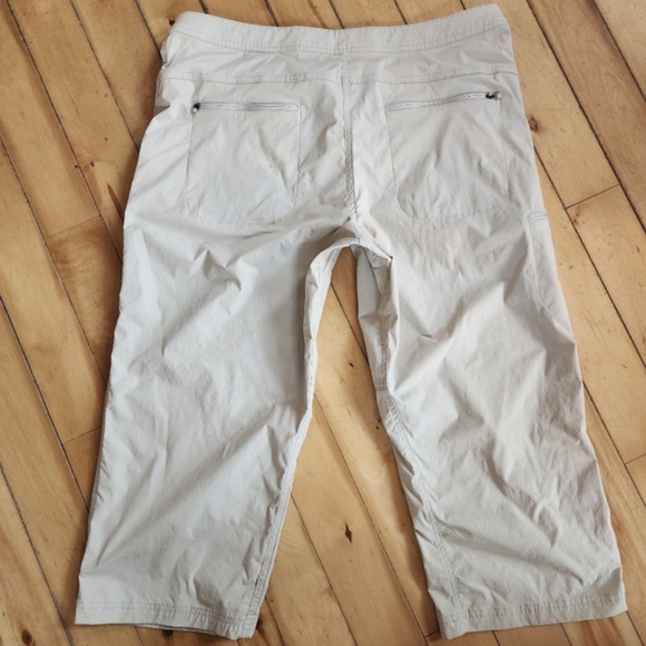 L.L. Bean Capris Sz 16 - Picture 2 of 4